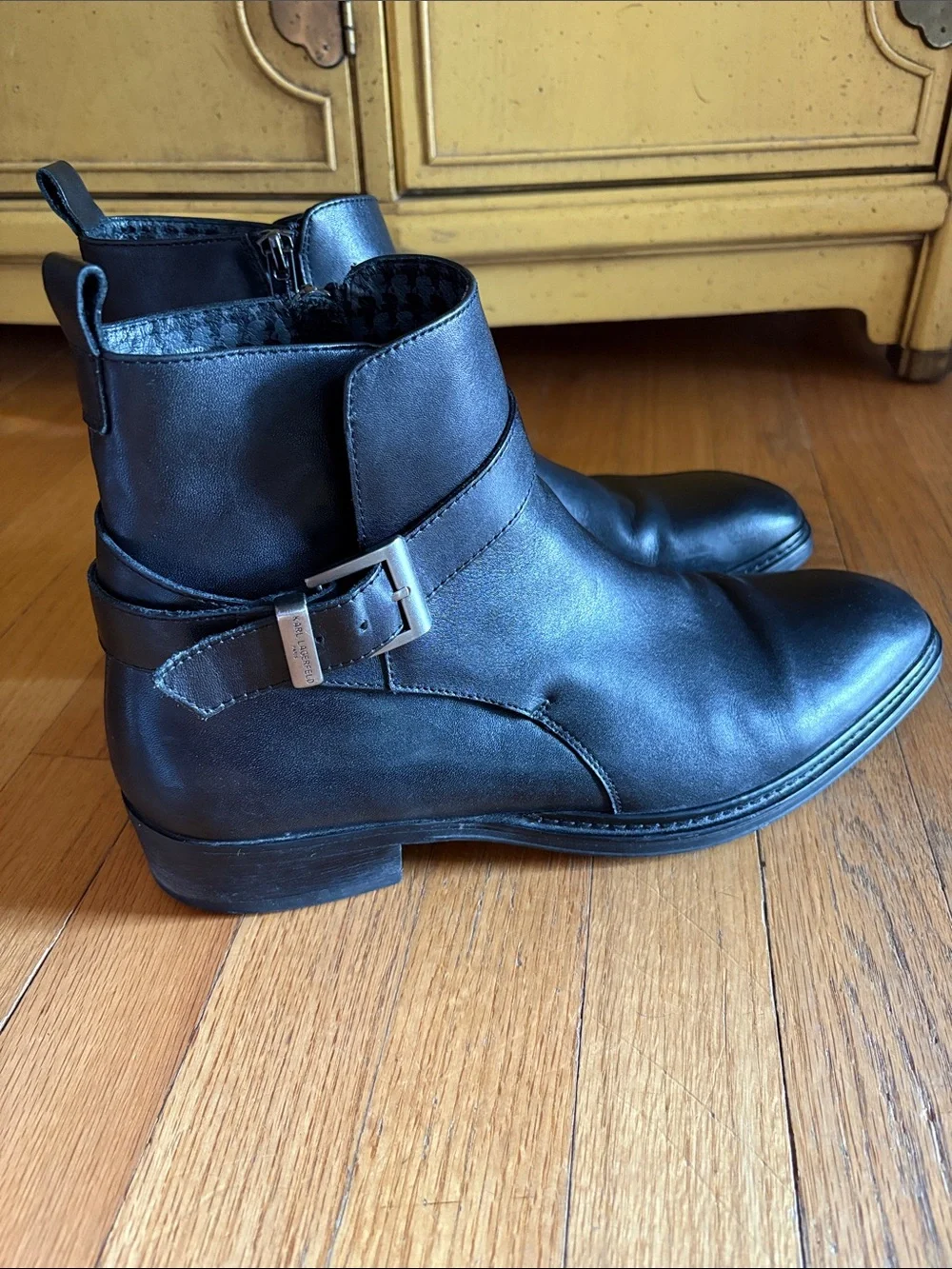 Karl Lagerfield Paris men’s black leather chelsea boots with buckle